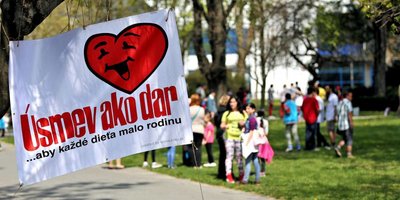 Celosvetová zbierka 1 deň úsmevu 2015 a naši študenti ako dobrovoľníci 