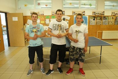 Zápolenie o majstra školy v stolnotenisovom turnaji 