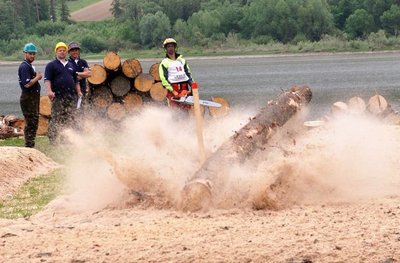 23. majstrovstvá SR v práci s motorovou pílou a súťaž zručností žiakov stredných škôl SR s lesníckym zameraním ORAVSKÝ POHÁR – DREVORUBAČ 2018. 