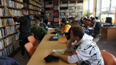 Návšteva knižnice a interaktívna príprava na maturitnú skúšku